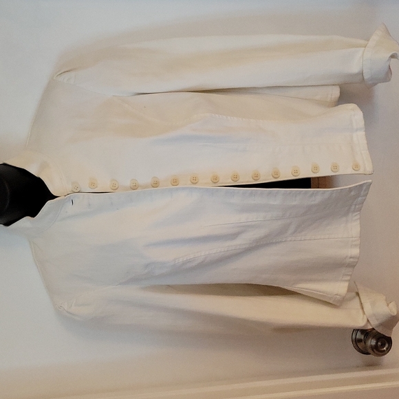 Lauren jean co. Jackets & Blazers - LAUREN JEANS CO. WHITE BUTTON DOWN DENIM JACKET.